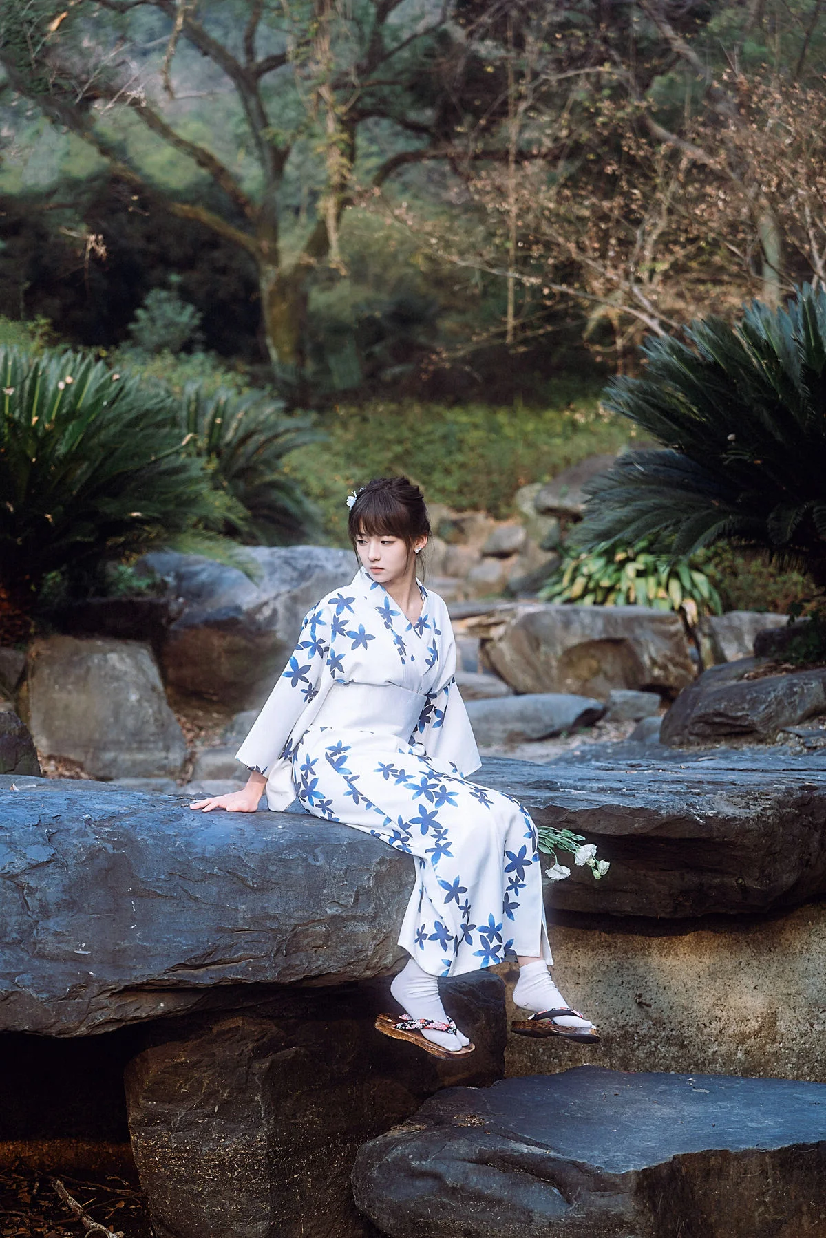 Elegant Portraiture: YiTuYu Art Language Vol.7075 featuring Xiao Yang