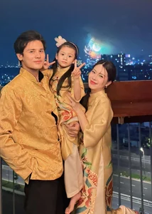 Redefining Maternity Beauty: Captivating Photos of the Tieng Set Trong Mua Star - image 4