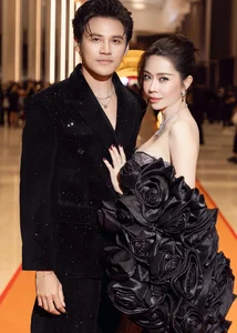 Redefining Maternity Beauty: Captivating Photos of the Tieng Set Trong Mua Star - image 5