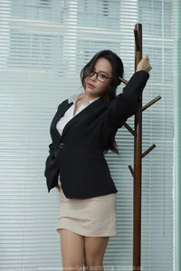 IESS Tu Tu Glasses Spicy Bunny Professional Fashion Gallery - image 26