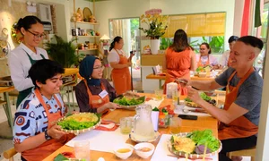 Authentic Vietnamese Cooking Classes: Learning Banh Xeo and Bo La Lot in Saigon - image 9