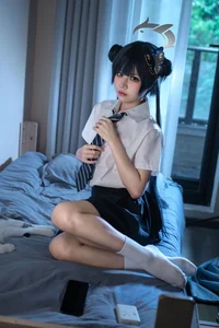 Stunning Kisaki Ryuge Blue Archive Cosplay by Nagi Shimizu in Classic Japanese School Uniform JK Style - High-Quality Aesthetic Photography - image 39
