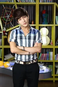 Rising VTV Actor Earns One Billion Annually Refused Thuy Ngan Kiss - image 1