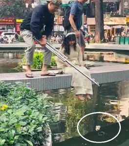 Hilarious Behind the Scenes Struggles of Gen Z Taking Tet Ao Dai Photos - image 7