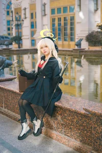 Elegant Smiling Professor Cosplay by Shi Liang Yu: Sophisticated Academic Style and Intellectual Aesthetic Photography Collection for Dark Academia Lovers - image 3