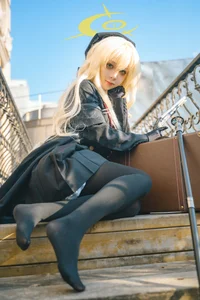 Elegant Smiling Professor Cosplay by Shi Liang Yu: Sophisticated Academic Style and Intellectual Aesthetic Photography Collection for Dark Academia Lovers - image 15