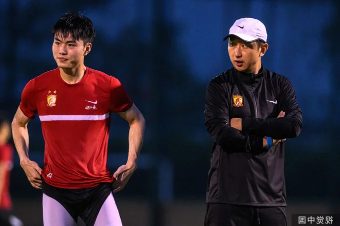 Coach Liu Zhiyu Marries Beautiful Partner in Intimate Pre-New Year Wedding
