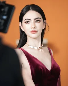 Exploring the Allure and Talent of the Actress Behind the Viral Historical Drama Scene - image 2