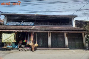 Discover the Timeless Charm of Hue’s Historic Old Quarters: A Journey Through Vietnam’s Ancient Capital - image 1