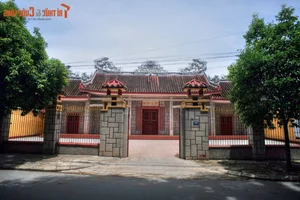 Discover the Timeless Charm of Hue’s Historic Old Quarters: A Journey Through Vietnam’s Ancient Capital - image 11