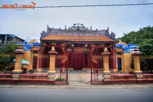 Discover the Timeless Charm of Hue’s Historic Old Quarters: A Journey Through Vietnam’s Ancient Capital - image 3