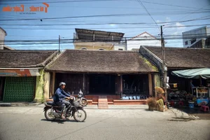 Discover the Timeless Charm of Hue’s Historic Old Quarters: A Journey Through Vietnam’s Ancient Capital - image 7