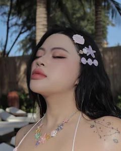 Embracing Confidence: The Rise of Body Positivity and Beachside Elegance in Modern Fashion - image 9