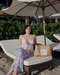 Embracing Confidence: The Rise of Body Positivity and Beachside Elegance in Modern Fashion - image 1