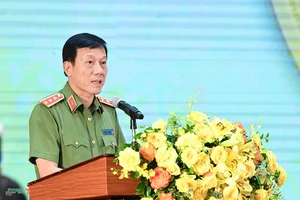 Vietnam Central Military Commission and Ministry of Defense Celebrate People's Public Security Day - image 3
