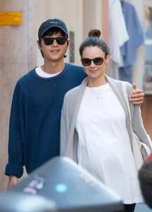 Uncovering the Past of Katy Louise Saunders: Song Joong Ki's Wife - image 1
