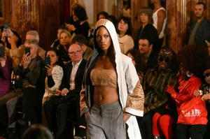 Vietnamese Brocade Shines at Paris Fashion Week: La Phạm’s Mountain Dreams Collection Captured in the Fashion Capital - image 3