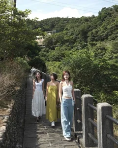 Hot Summer Destinations: Where Vietnamese Celebrities Vacationed - image 4