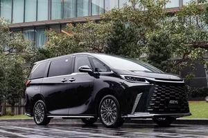 Lexus Vietnam Announces Massive Discounts on Hybrid Models: Save Up to 360 Million VND - image 0