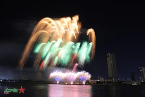 Spectacular Highlights from the Da Nang International Fireworks Festival (DIFF) 2024: A Global Celebration - image 5