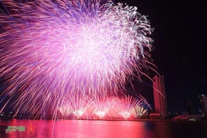 Spectacular Highlights from the Da Nang International Fireworks Festival (DIFF) 2024: A Global Celebration - image 3