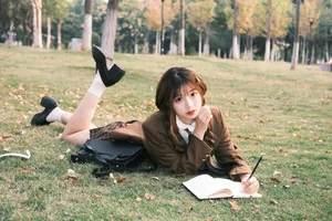 YiTuYu Art Language Vol.5891 Yue Yue: A Captivating Visual Journey through Modern Portraiture - image 21