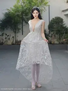 Li Shuang Er No.10661: Ethereal Beauty in a Sexy White Gown - image 32