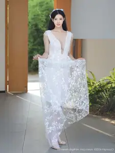 Li Shuang Er No.10661: Ethereal Beauty in a Sexy White Gown - image 1