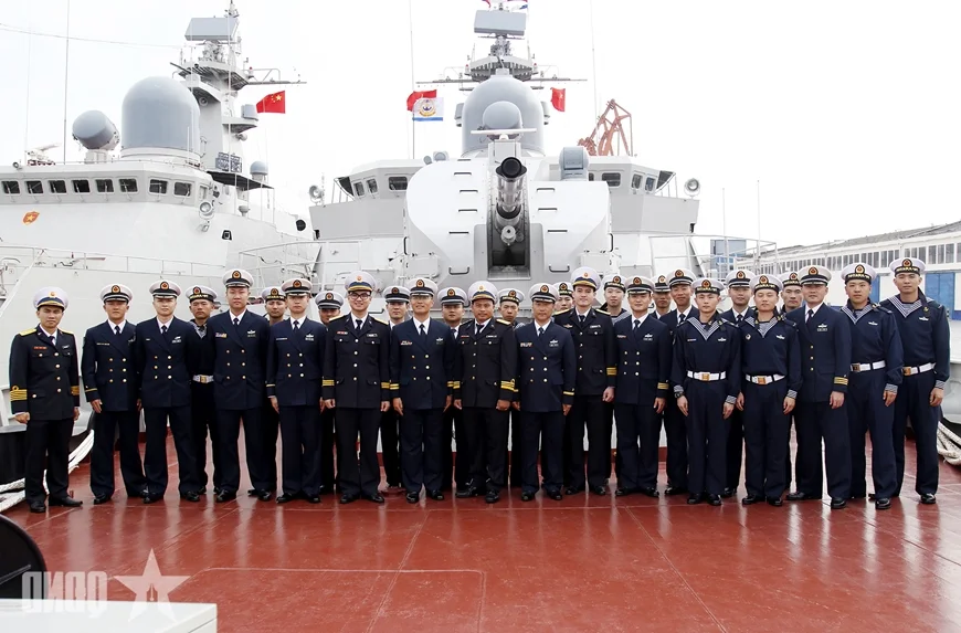 Strengthening Ties: Vietnam and China Naval Forces Engage in Friendly Exchange