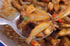 Mekong Delta Small Fish: A Sweet, Boneless Culinary Specialty Loved by City Dwellers - image 7