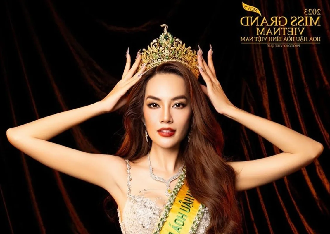 Nhìn lại hành trình 7 tháng đầy biến động của Hoa hậu Lê Hoàng Phương sau đăng quang