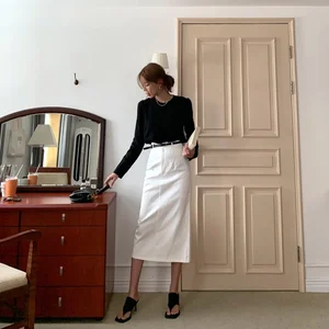 Four Chic Ways to Style Straight Skirts This Season - image 2