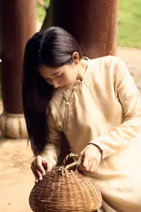 Timeless Vietnamese Beauty: Elegant Ao Dai Girl Amidst Ancient Architecture - Photo 597392964_1911130843144618_1615706383643237778_n.jpg - image 0