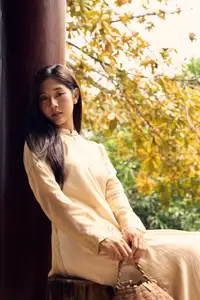 Timeless Vietnamese Beauty: Elegant Ao Dai Girl Amidst Ancient Architecture - Photo 597392964_1911130843144618_1615706383643237778_n.jpg - image 6