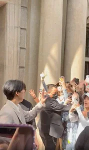 Backlash Erupts After Popular Idol’s Interaction With Fan Is Interrupted - image 1