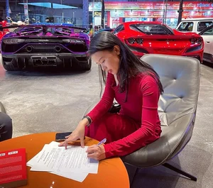 Top 3 Wealthy Vietnamese Women Who Made Headlines with Their Multi-Billion Luxury Car Purchases - image 6