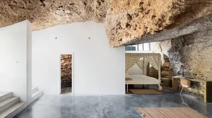 Extraordinary Cave House Design Blending Seamlessly with Natural Surroundings - image 0