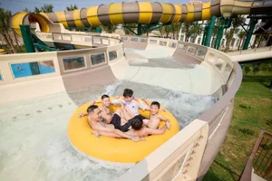 Sun World Ha Nam Welcomes Thousands of Visitors on Its Spectacular Opening Day - image 1