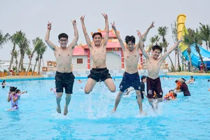 Sun World Ha Nam Welcomes Thousands of Visitors on Its Spectacular Opening Day - image 3