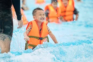 Sun World Ha Nam Welcomes Thousands of Visitors on Its Spectacular Opening Day - image 6