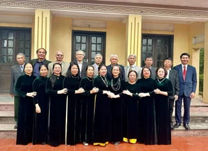 A Remarkable Lunar New Year Gathering: The 120-Member Family in Thai Binh - image 0