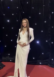 Pregnant Actress Nha Phuong Radiates Beauty in Candid New Photos - image 1