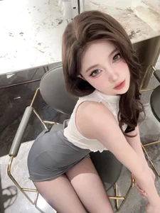 Elegant Secretary Office Cosplay by Qing Shui You Nai – Sophisticated Professional Fashion and Corporate Reception Room Aesthetic Photography Collection - image 14