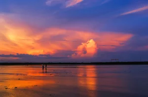 Stunning Sunrise at the Infinity Sea and Sky Mirror of Hung Yen - image 3