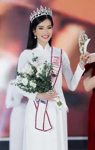 Miss International Vietnam Phuong Anh: Radiant Beauty and Intellectual Elegance - image 11