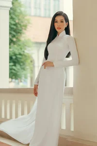 Miss International Vietnam Phuong Anh: Radiant Beauty and Intellectual Elegance - image 18