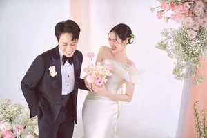 Actor Anh Duc and Fiancee Share Magical Fairy-Tale Wedding Photos - image 2