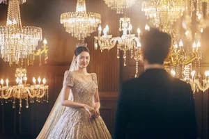 Actor Anh Duc and Fiancee Share Magical Fairy-Tale Wedding Photos - image 1