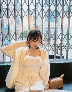 South Korean Streamer Kim Nara Finds Massive Success as a Curvy Lingerie Model - image 0