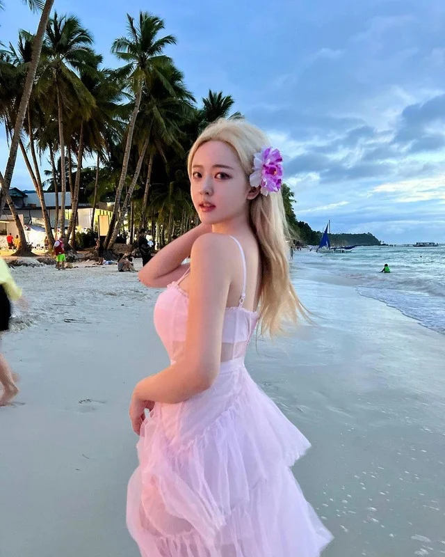 Goddess-Style Beach Fashion: Beautiful Korean Summer Dress Trends to Try